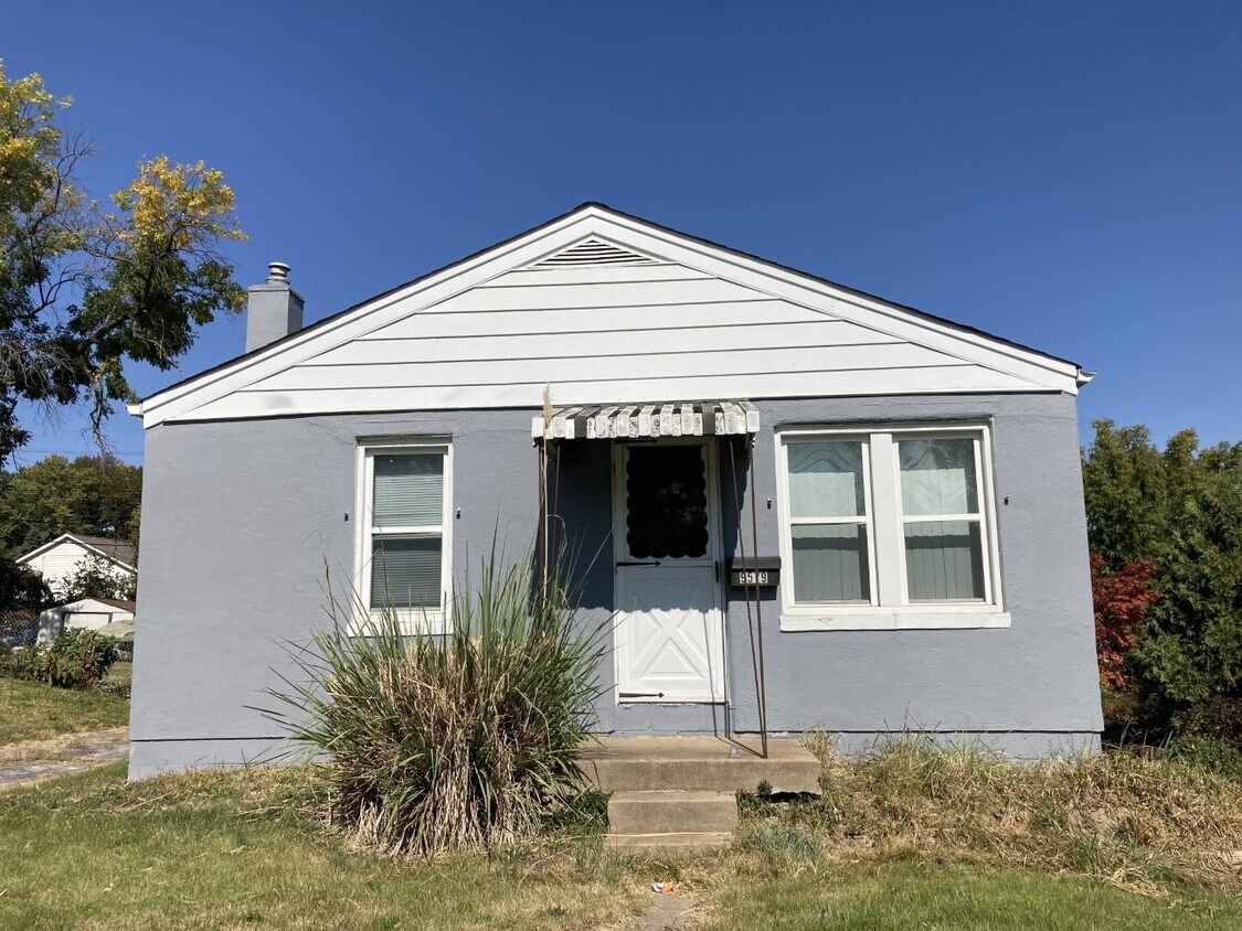 Primary Photo - 9579 Page Ave