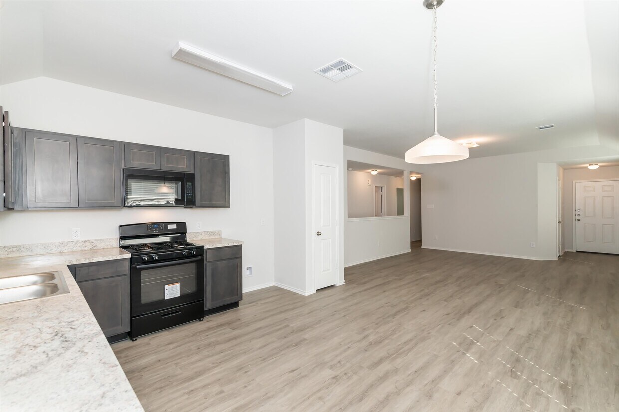 Building Photo - 8706 Livings St