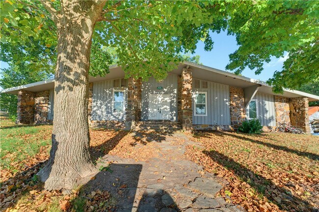 Building Photo - 202 3rd Ave SW