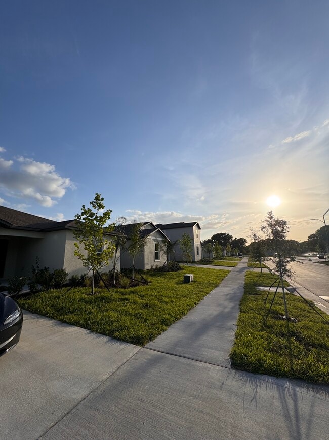 Building Photo - 10235 Alder Green Dr