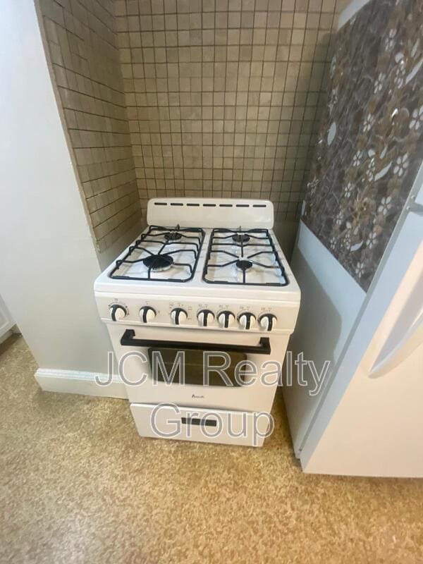 Building Photo - 95 Orange St