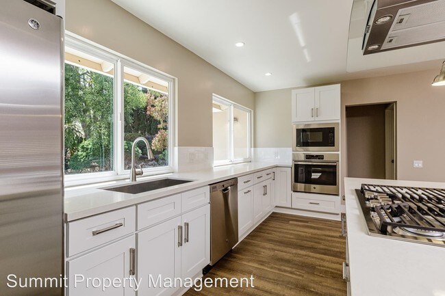 Building Photo - 348 Camino Manzanas