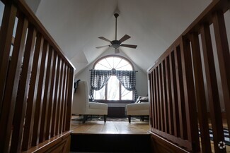 Building Photo - 2 Elm St