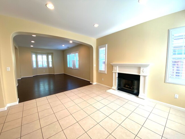 Building Photo - San Ramon Gale Ranch Home 5 bed/3.5 bath U...