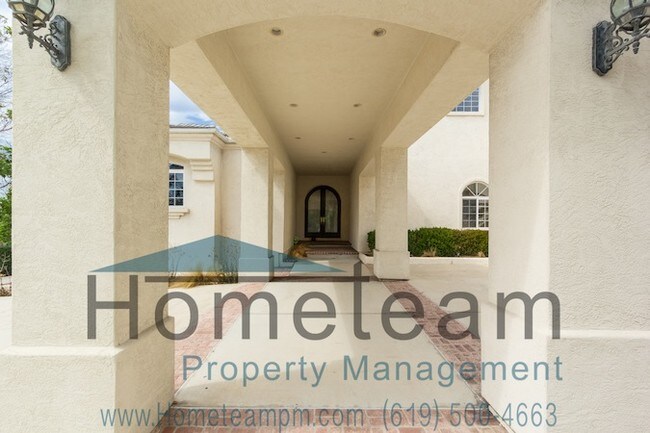 Building Photo - 4321 Vista Dr