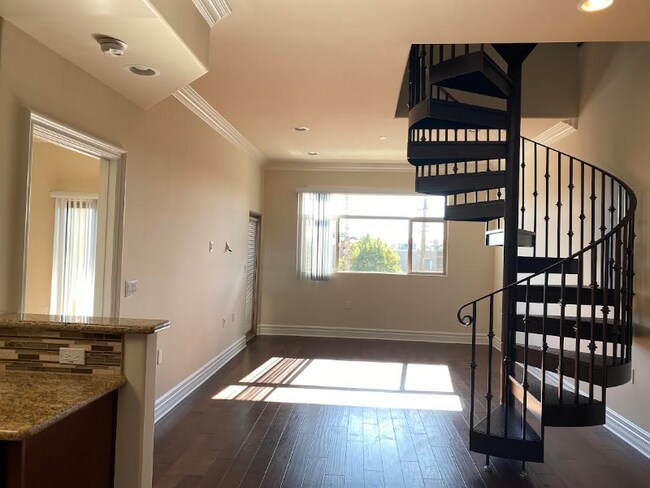 Foto del edificio - 10950 Bloomfield St