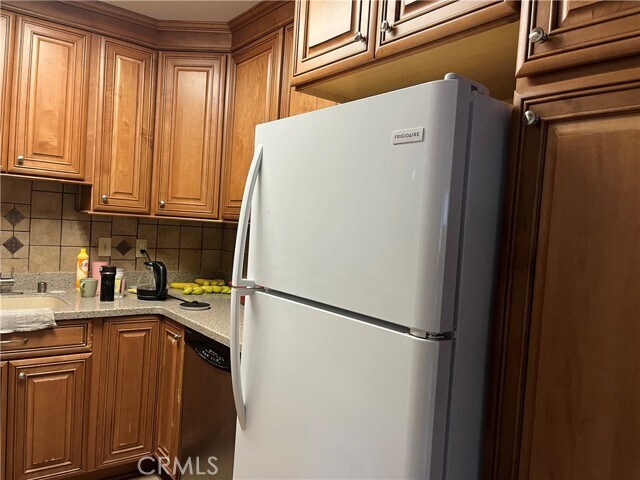 Building Photo - 22852 Hilton Head Dr