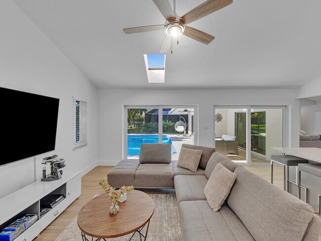 Foto del edificio - 10728 NW 17th St