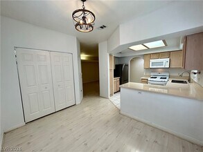 Building Photo - 525 Indian Princess Dr