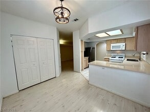 Building Photo - 525 Indian Princess Dr