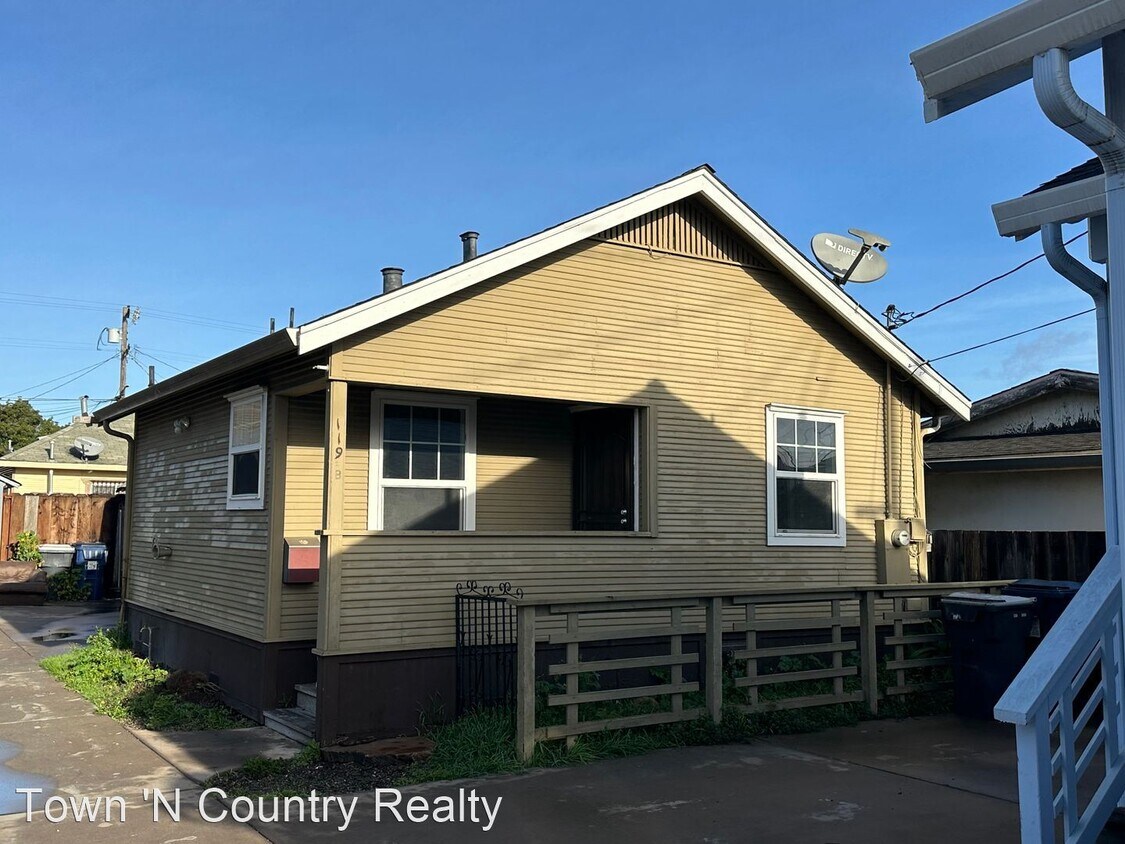 Primary Photo - 1 br, 1 bath House - 119 Elm St., Unit B