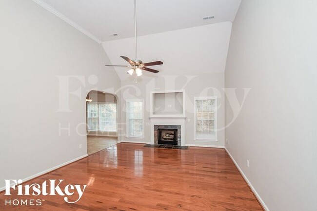 Building Photo - 200 Camden Lake Dr
