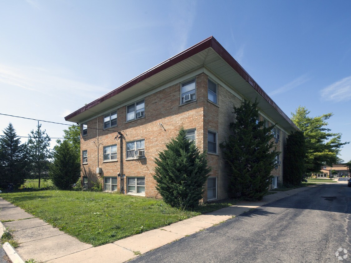 Foto principal - 331 E Fullerton Ave