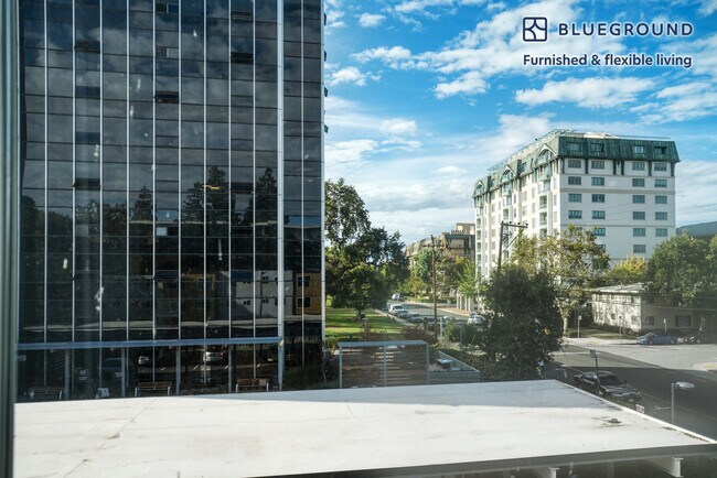 Foto del edificio - 710 Laurel Ave