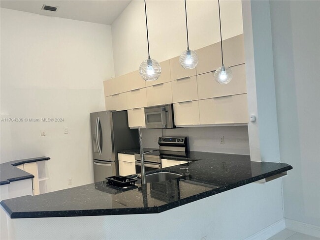 Photo - 7616 Pinewalk Dr S Townhome