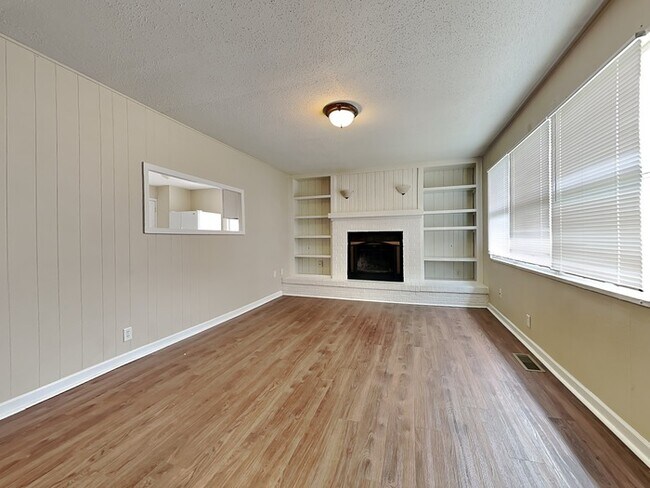 Foto del edificio - 3 bed 1 bath ranch!