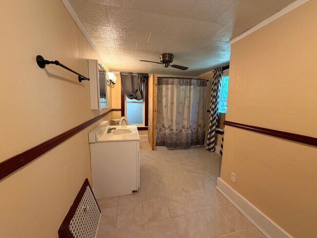Foto del edificio - 2 Bedroom Home in Palmer! $750