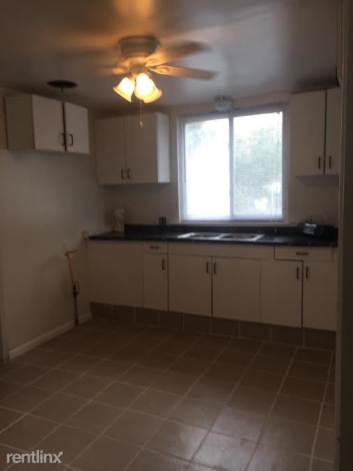 Foto del edificio - 9220 Faust Ave