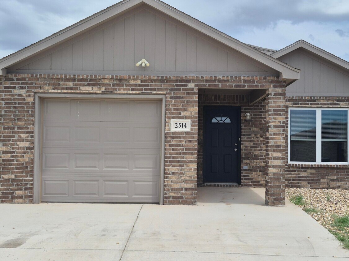 Primary Photo - 2514 N Ave O