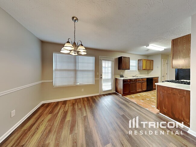 Building Photo - 2055 Uptown Square McDonough GA