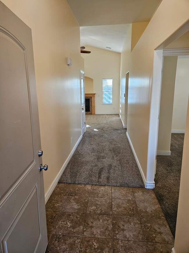 Foto del edificio - 1023 W Boston Ct