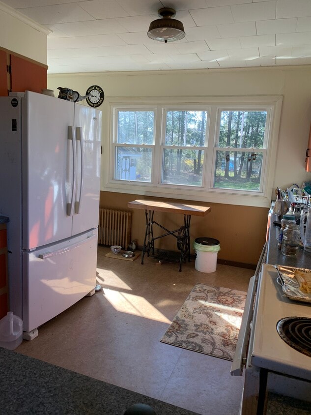 24 Russell St Unit 2, Keene, NH 03431 Apartments in Keene, NH