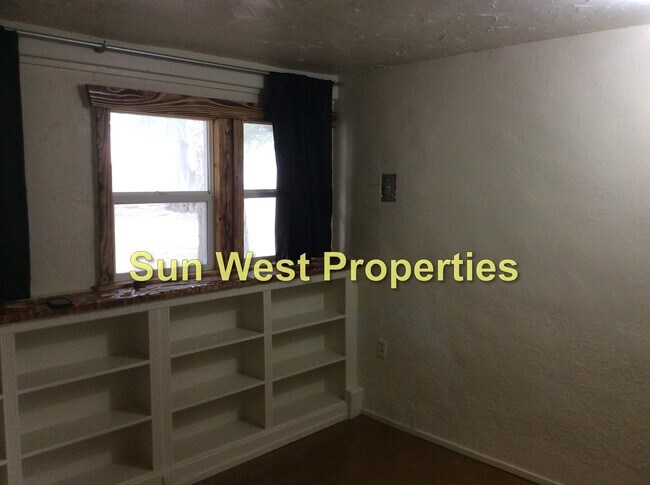 Foto del edificio - 316 NE Aztec Blvd