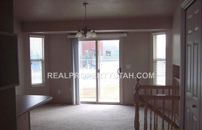 Foto del edificio - 4 Bedroom 3 Bath Home Available in Hooper