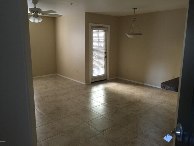 Foto del edificio - 5751 N Kolb Rd