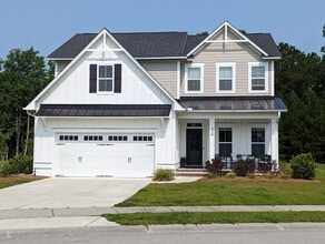 Building Photo - 330 Summerhouse Dr