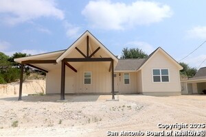 Building Photo - 2503 Golf Dr