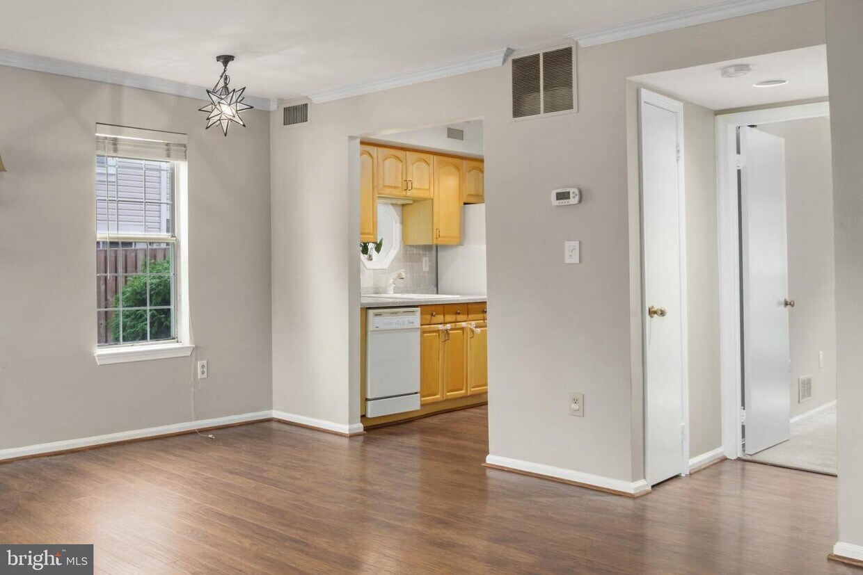 2427 S Walter Reed Dr Unit 171, Arlington, VA 22206 Condo for Rent