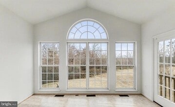 Building Photo - 9613 Laurel Oak Dr