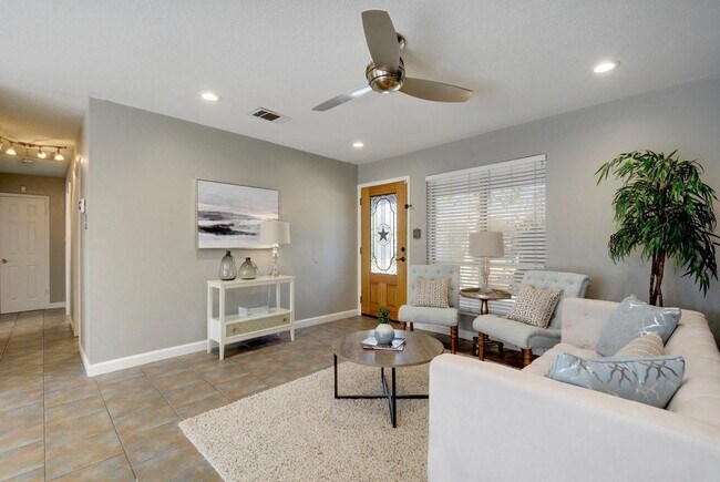 Building Photo - 8401 Stillwood Ln
