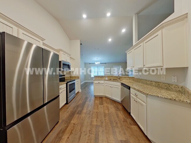 Foto del edificio - 5820 Crestlake Dr