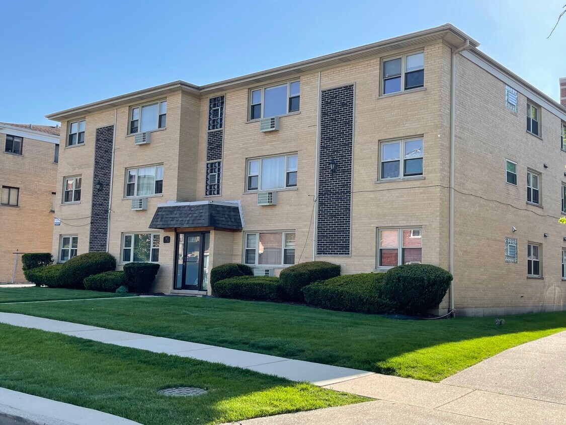 386 Alles St Unit 203, Des Plaines, IL 60016 Condo for Rent in Des