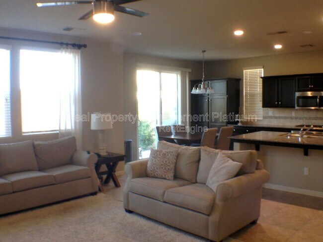 Building Photo - 1324 Royalty Way