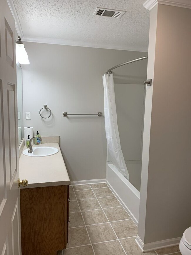 Foto del edificio - Condo available 8/7! All utilities included