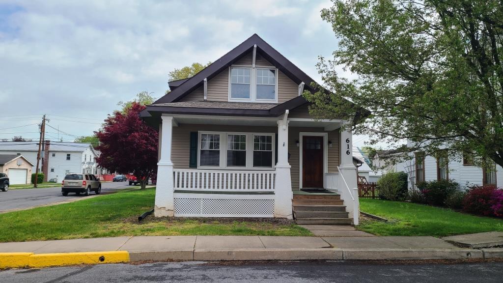 Primary Photo - 616 Elm St