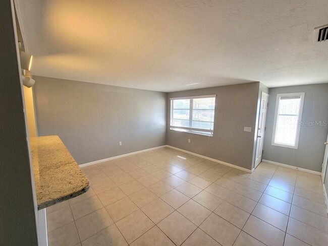 Foto del edificio - 4542 Grand Central Ave