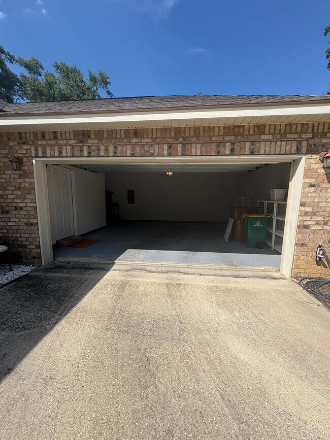 Building Photo - Beaultiful 3 bed 2 bath home in Long Beach