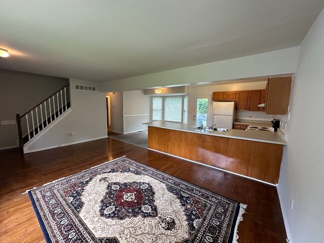 Building Photo - Delhi- Spacious 3 bedroom 2 bath in OHSD