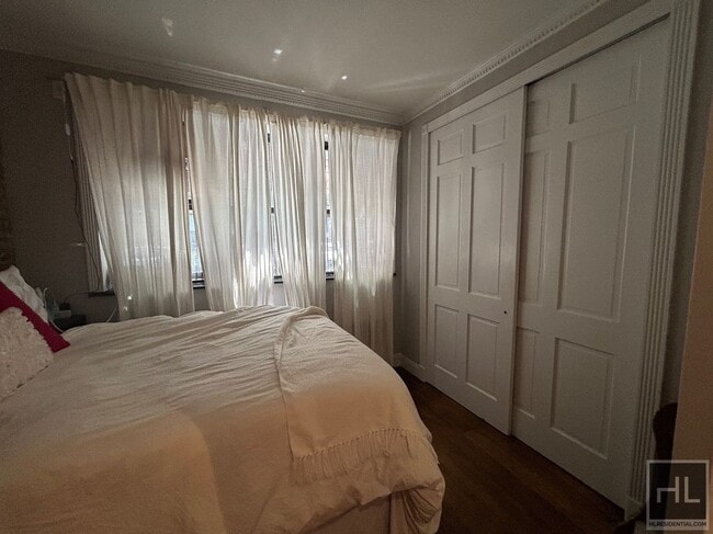 Building Photo - E 26TH ST.