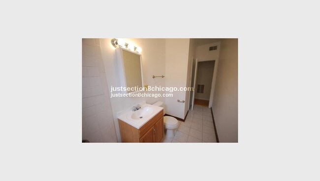 Building Photo - 8053 S Manistee Ave