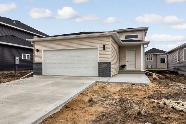 Foto del edificio - 3 Bed 2.5 Bath Single Family Home - Rent W...