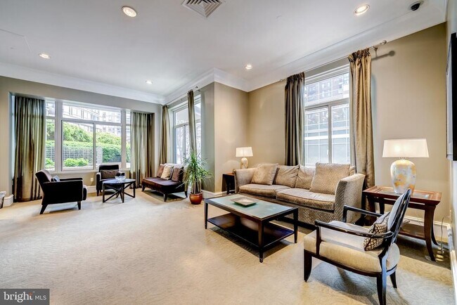 Foto del edificio - 851 N Glebe Rd