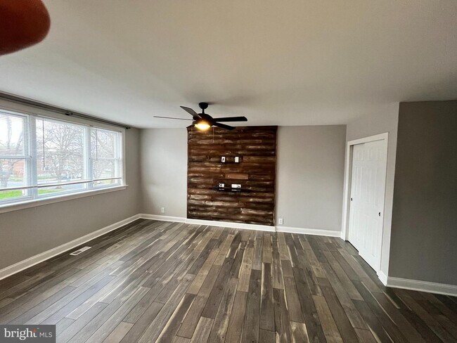 Building Photo - 3600 Genesee Pl