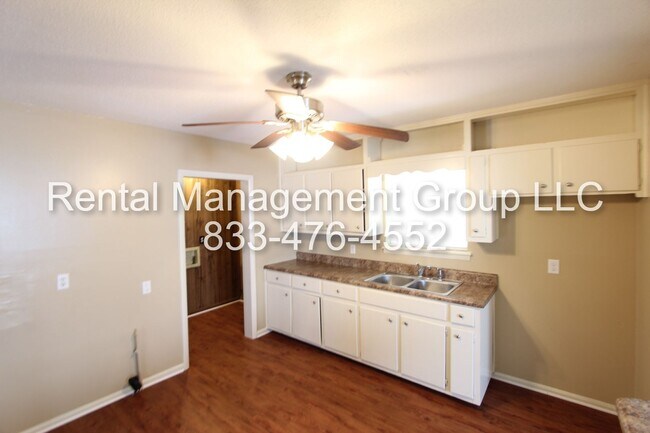 Foto del edificio - 3 Bedroom 2 Full Bath - Newly Remodeled an...