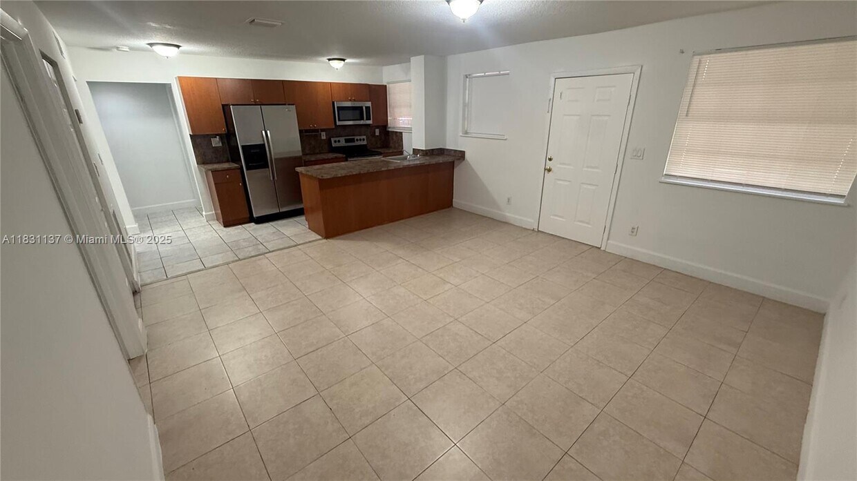 Foto principal - 14180 NW 22nd Ave