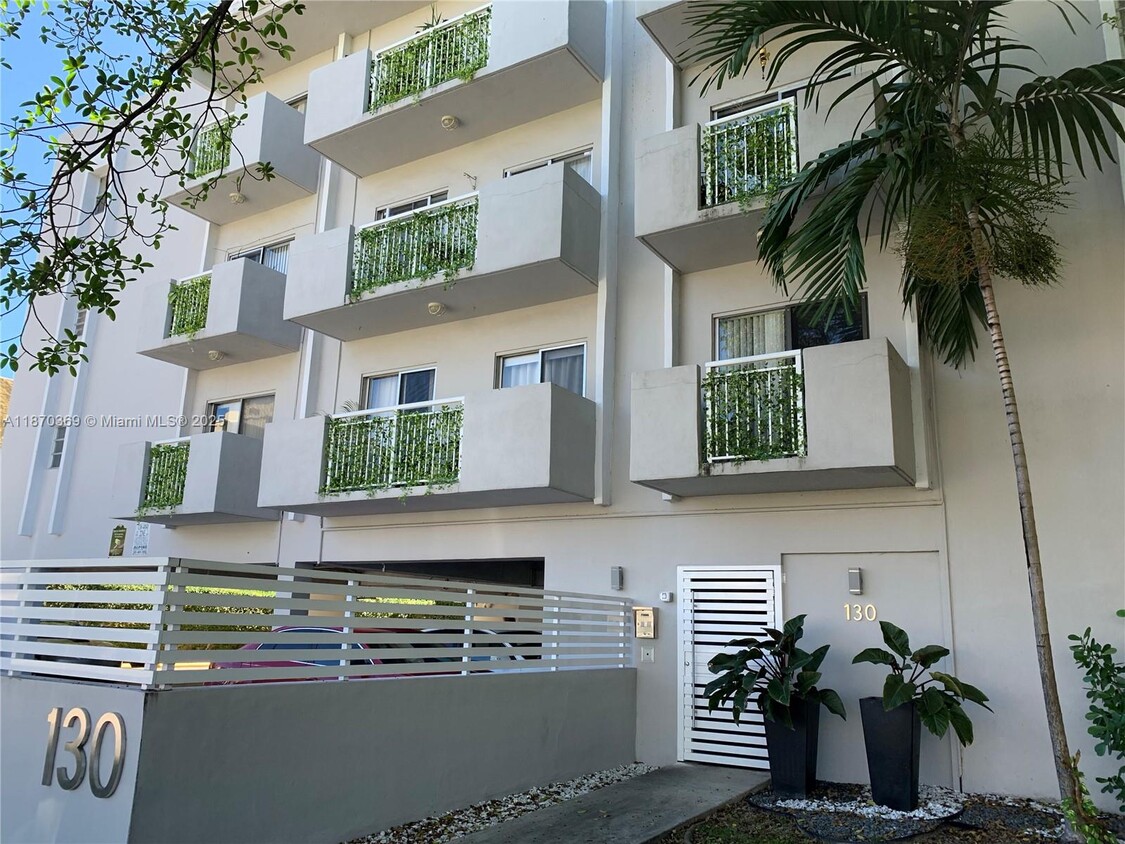 Foto principal - 130 Mendoza Ave